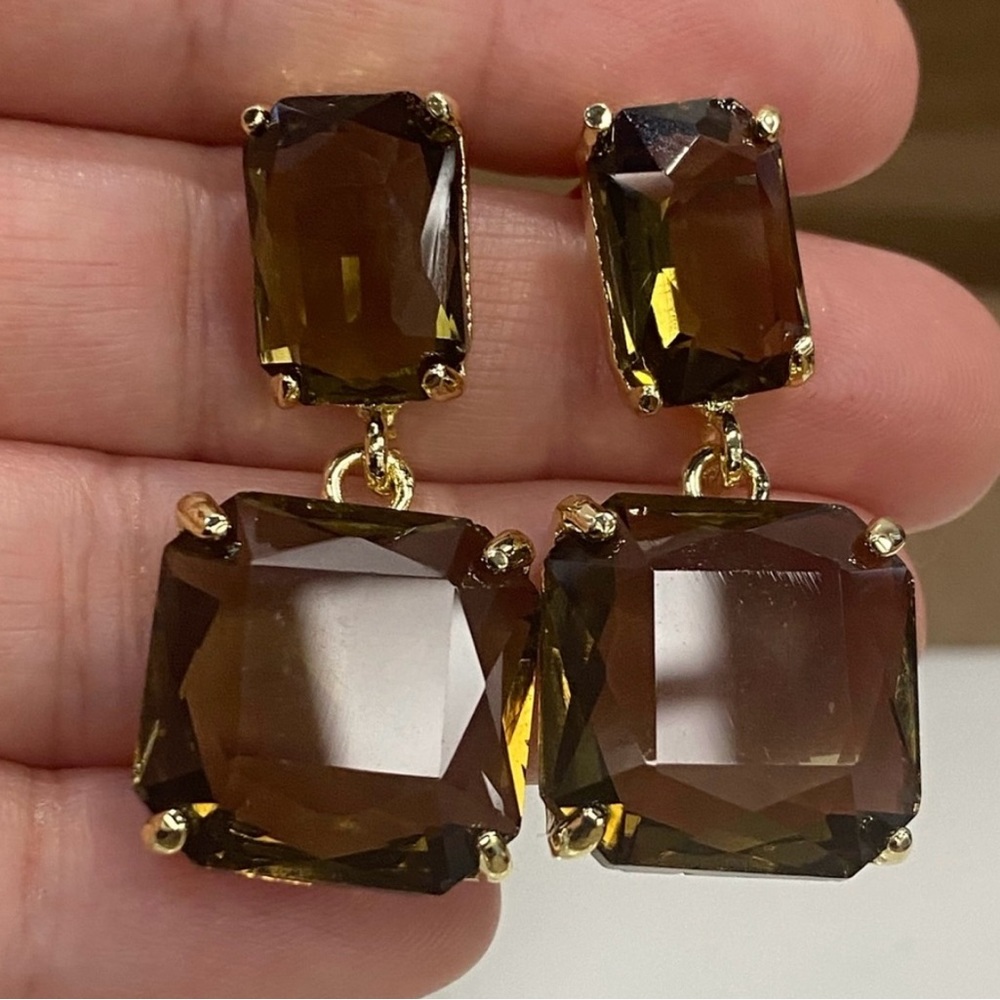 Smoky brown square earrings